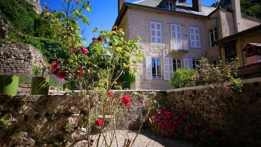 Au Fil De L'Eau Bed & Breakfast Cerdon  Exterior photo