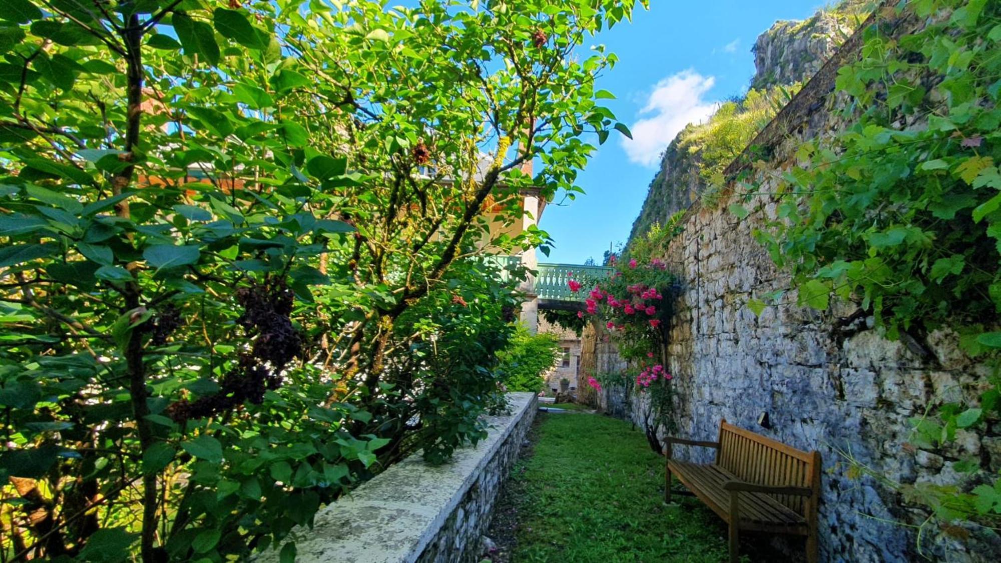 Au Fil De L'Eau Bed & Breakfast Cerdon  Exterior photo